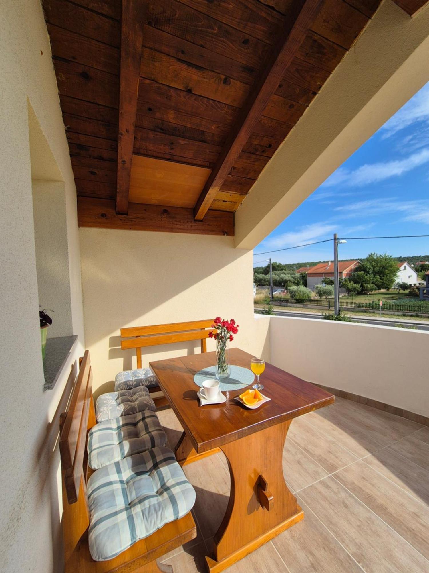 Apartman Lucija Pridraga Exterior foto